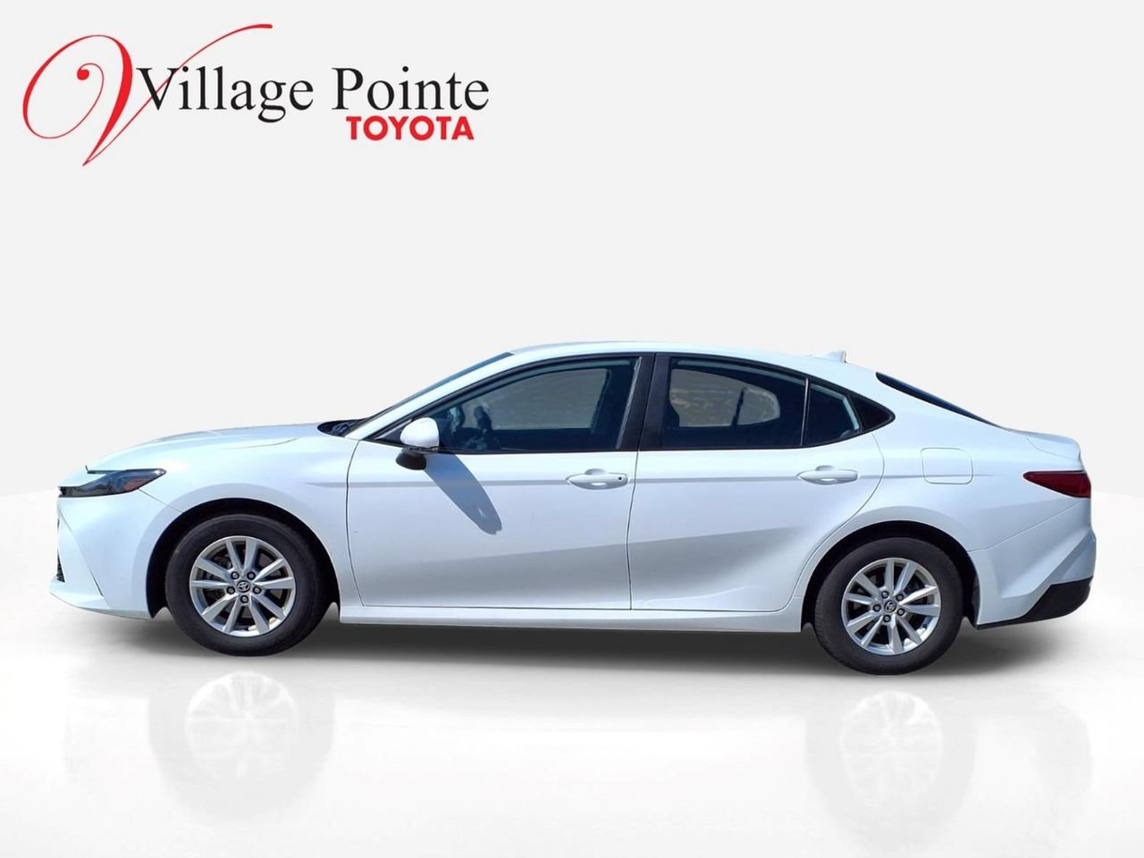 Used 2025 Toyota Camry LE FWD image 2