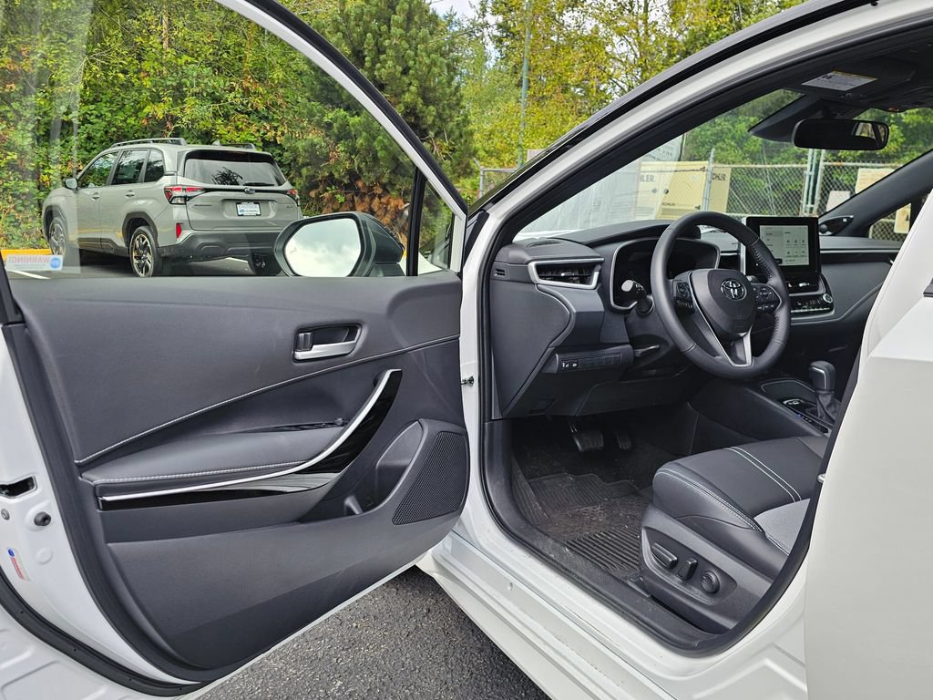 Used 2025 Toyota Corolla XSE FWD image 18