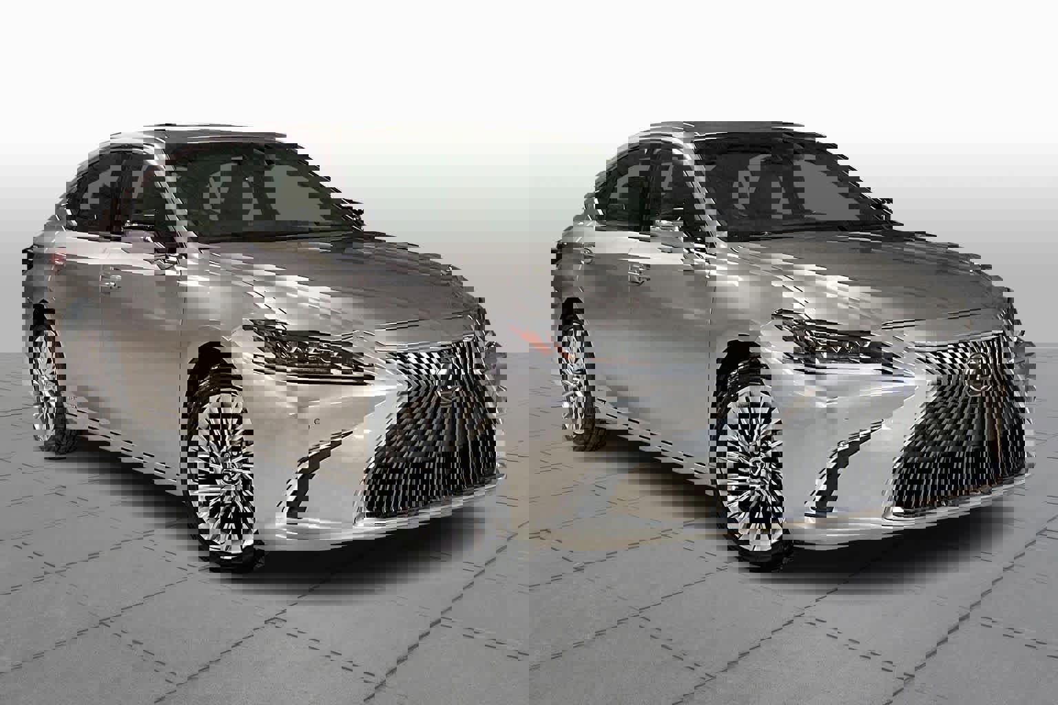 Used 2021 Lexus ES 300h Ultra Luxury w/ Accessory Package 2 image 3