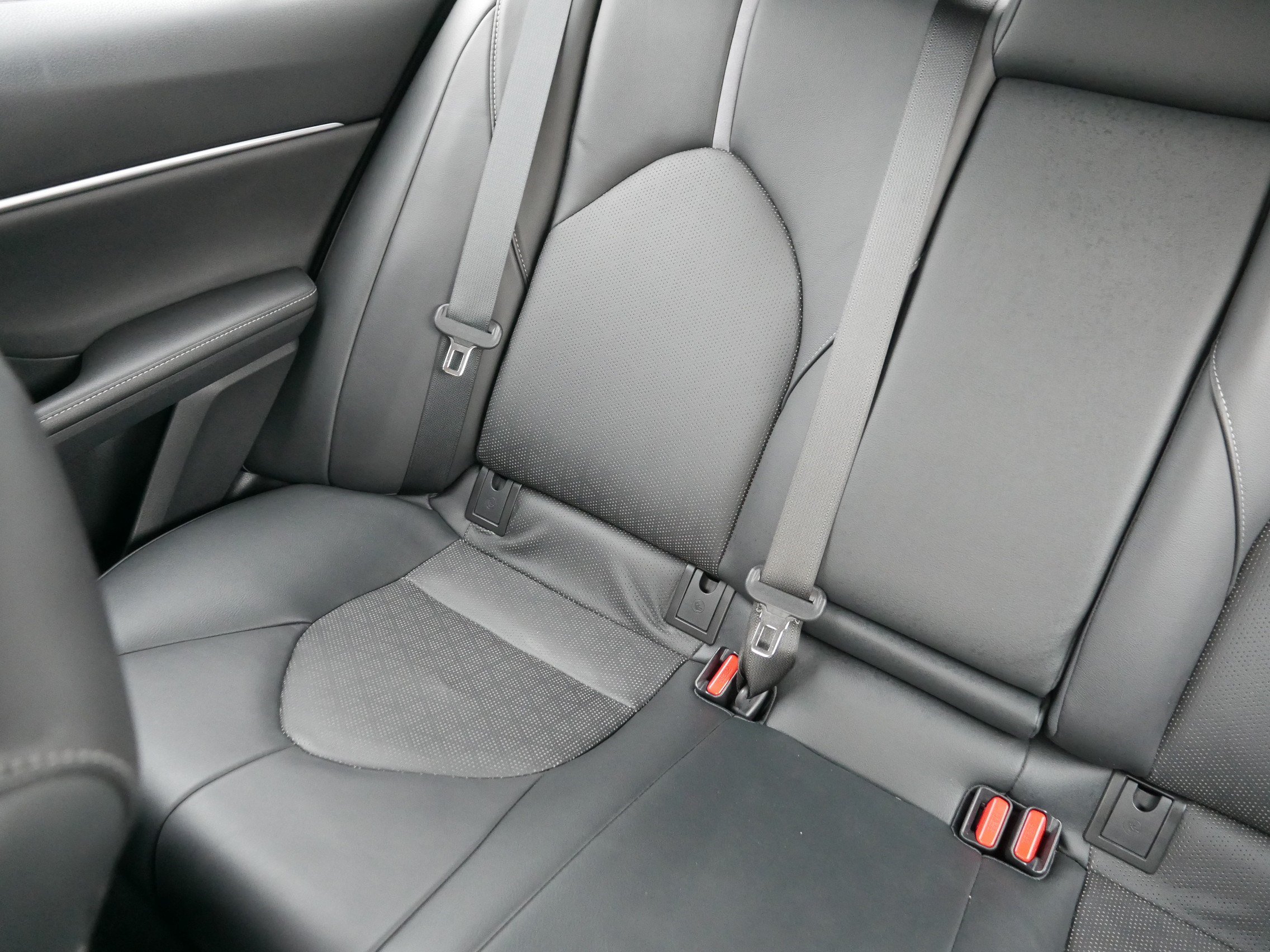 Used 2019 Toyota Camry XSE FWD image 12