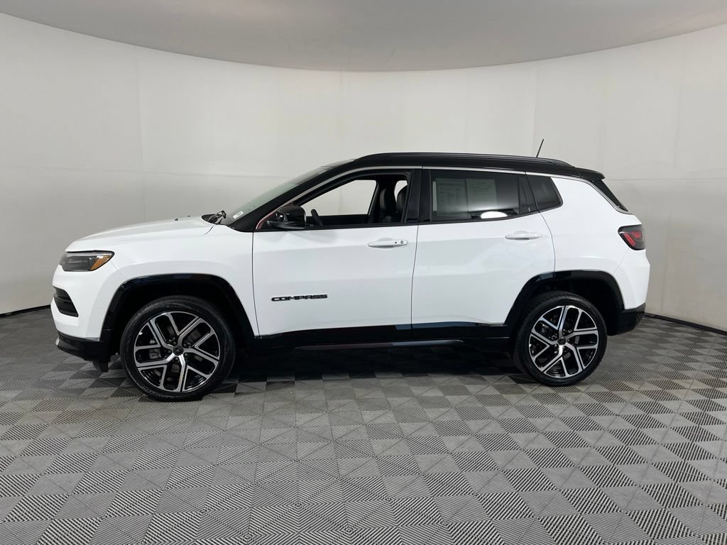 Used 2025 Jeep Compass Limited w/ Elite Group AWD/4WD image 17
