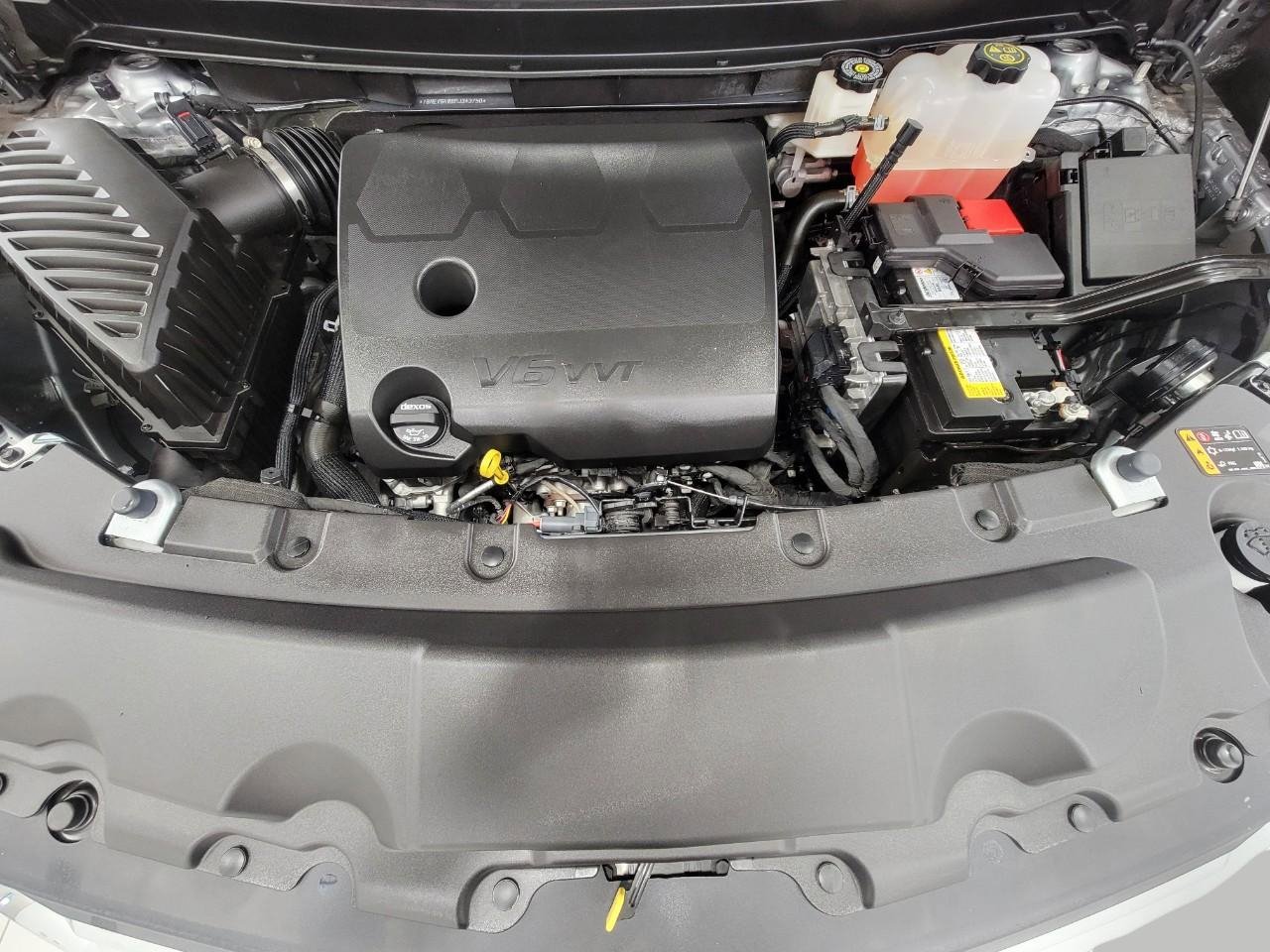 Used 2023 Chevrolet Traverse LT w/ LPO, Floor Liner Package AWD/4WD image 8