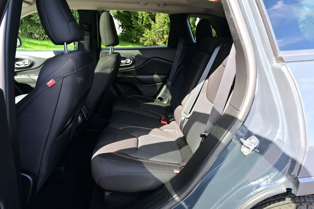 Used 2016 Jeep Cherokee 75th Anniversary AWD/4WD image 14