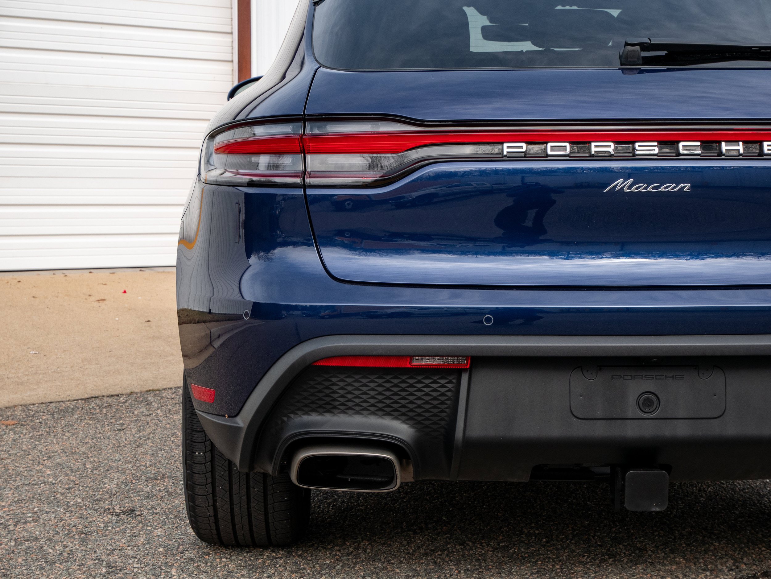 Certified 2025 Porsche Macan AWD/4WD image 15