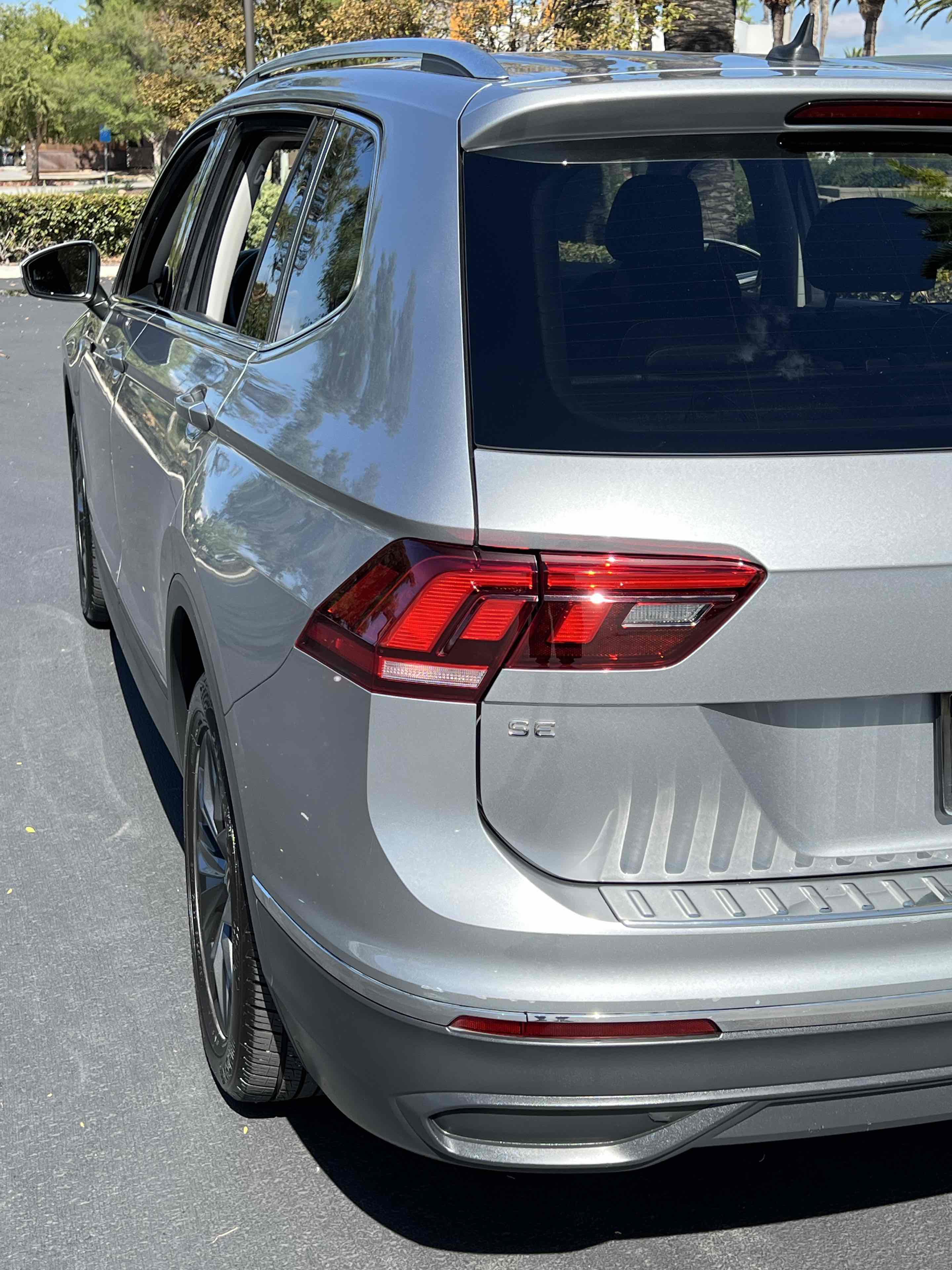 Used 2022 Volkswagen Tiguan SE image 60