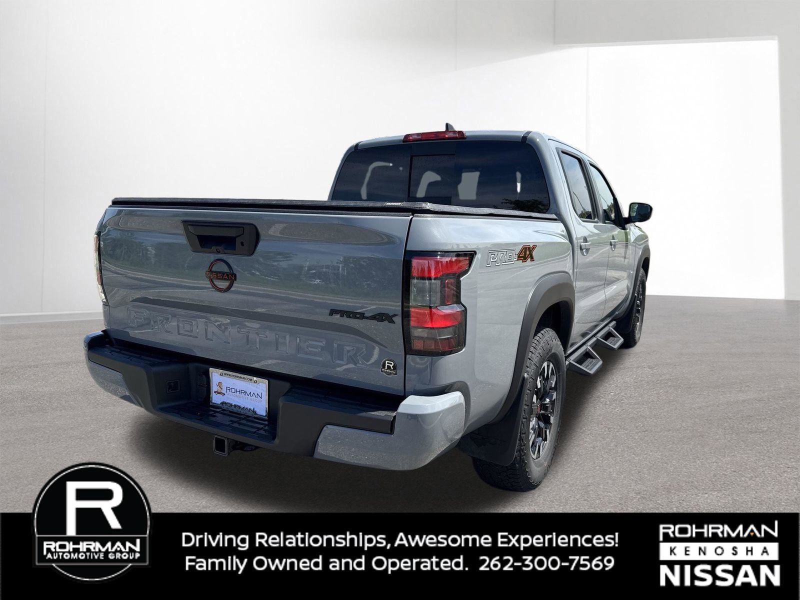 Used 2023 Nissan Frontier PRO-4X w/ Tow Package AWD/4WD image 6