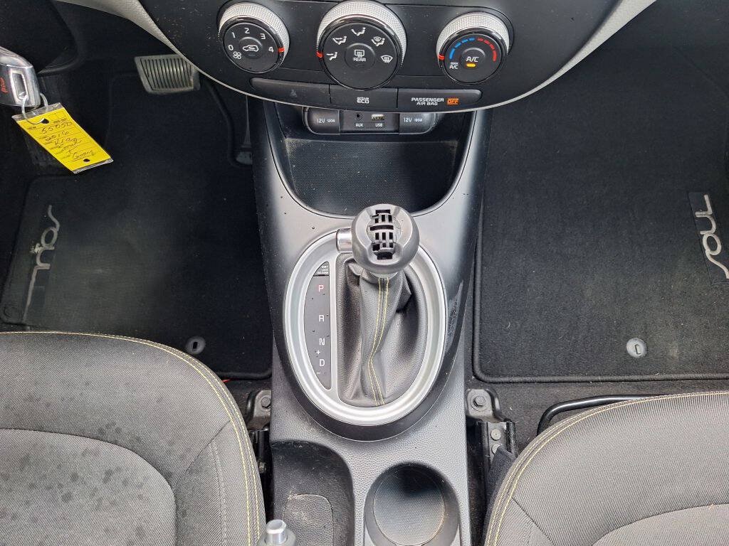 Used 2016 Kia Soul + FWD image 29