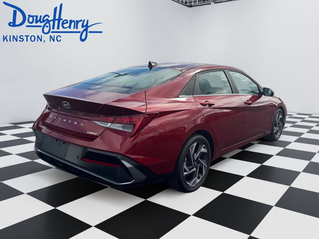 Used 2024 Hyundai Elantra Limited FWD image 5
