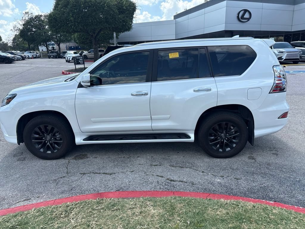 Certified 2020 Lexus GX 460 Premium w/ Premium Package AWD/4WD image 2