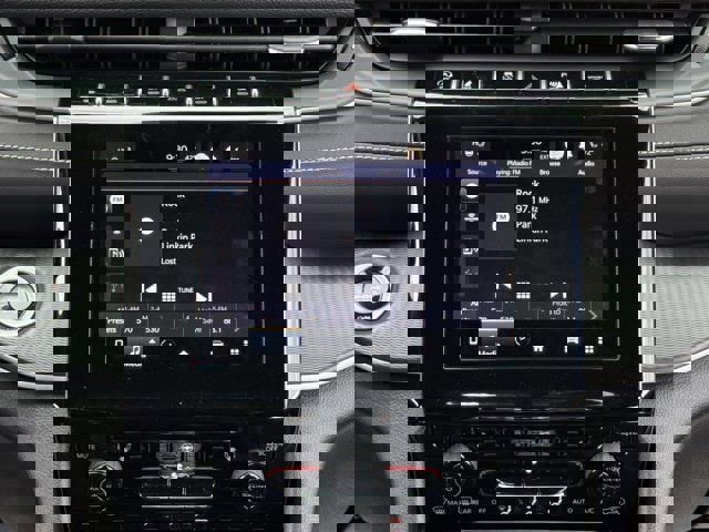 Used 2024 Jeep Grand Cherokee L Altitude image 18