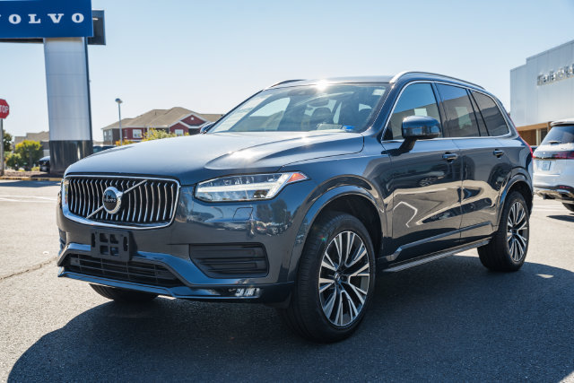 Used 2021 Volvo XC90 T6 Momentum w/ Climate Package AWD/4WD image 3