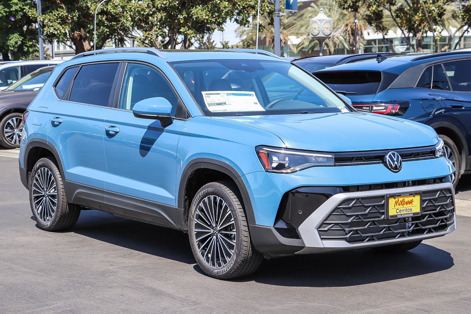 New 2026 Volkswagen Taos SE FWD image 3