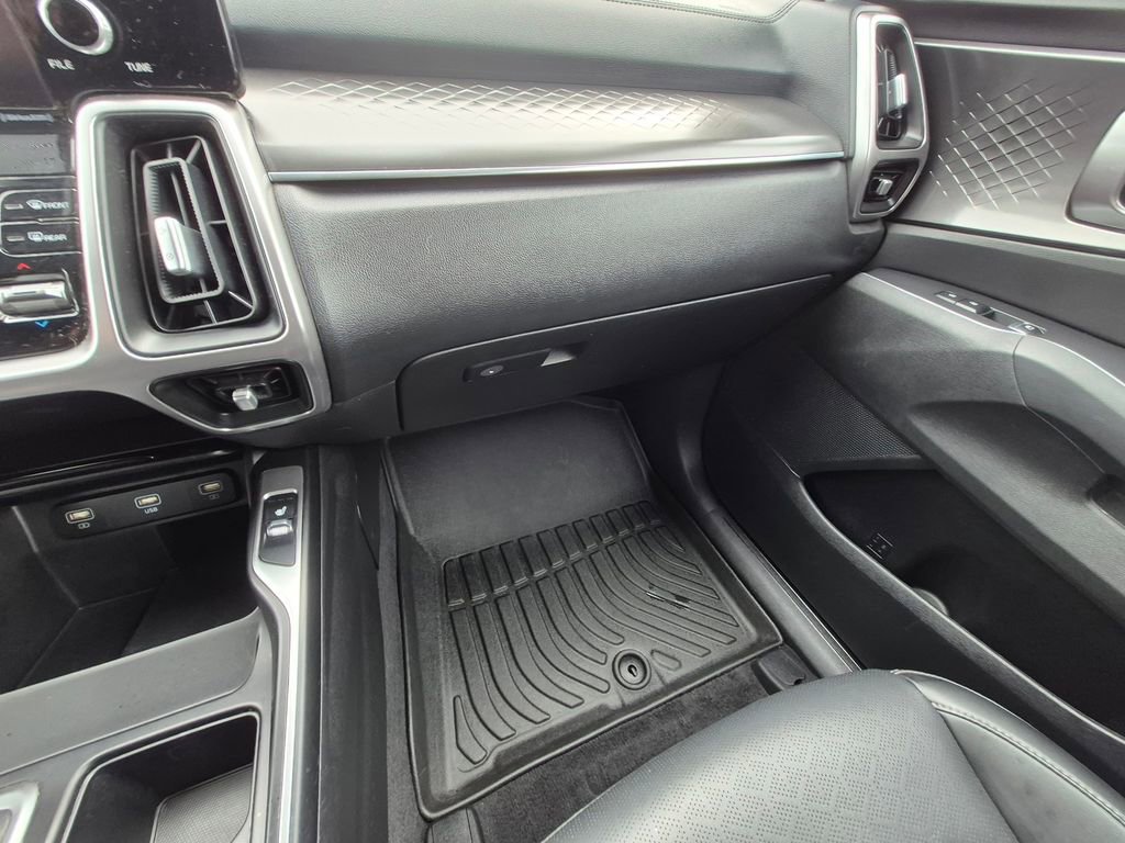 Used 2021 Kia Sorento S image 17