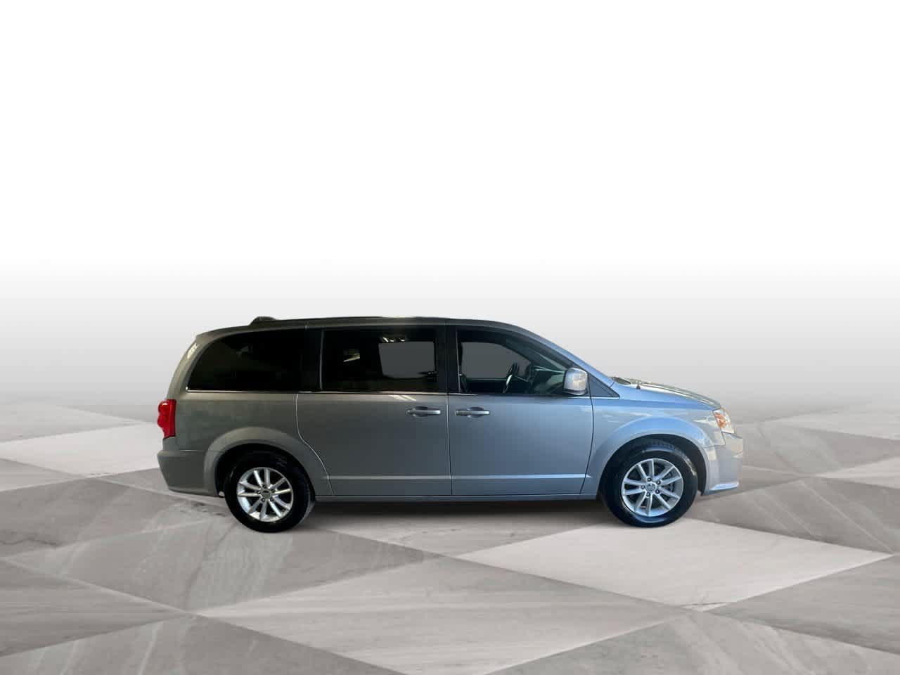 Used 2019 Dodge Grand Caravan SXT FWD image 9