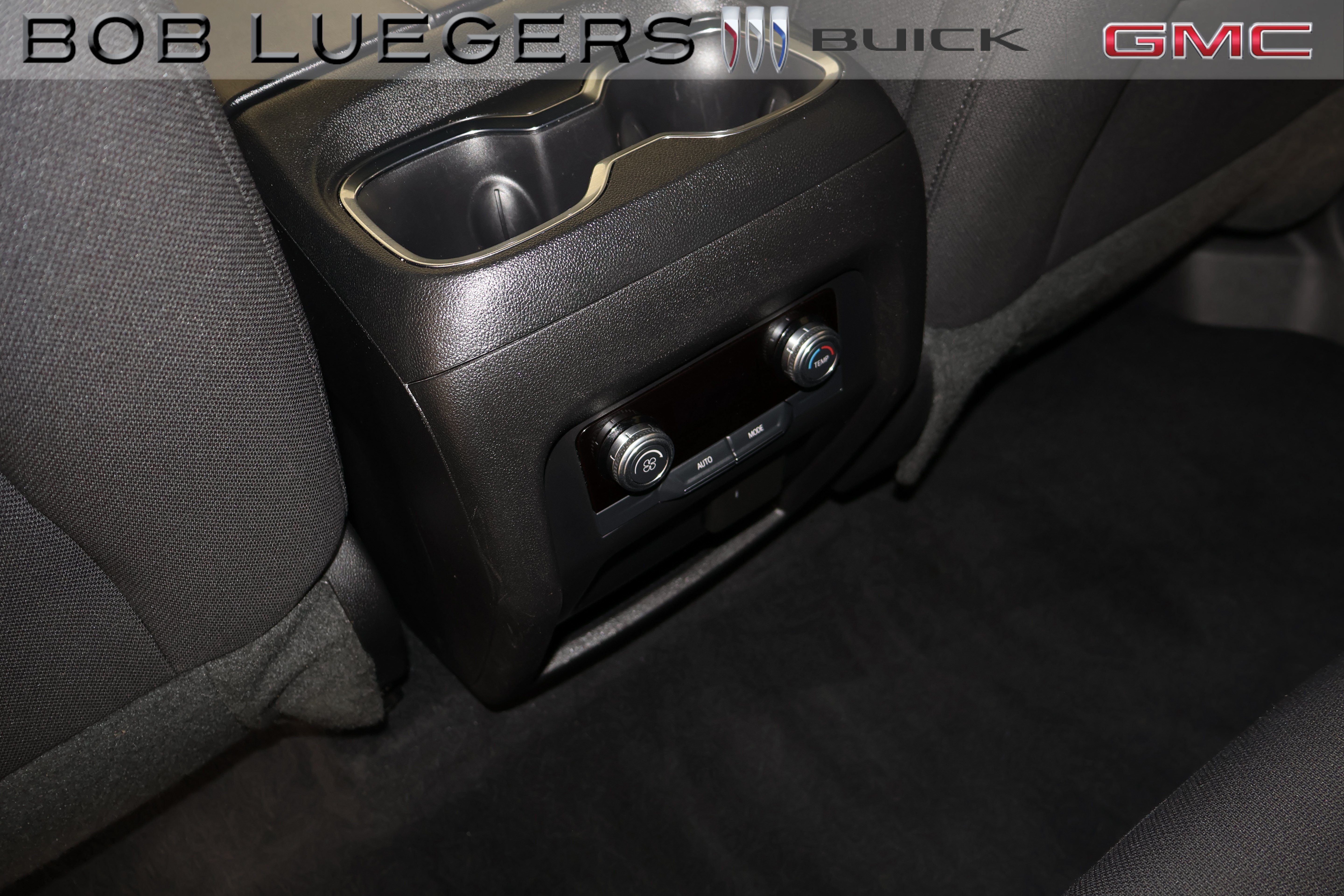 Certified 2025 GMC Acadia Elevation FWD image 12