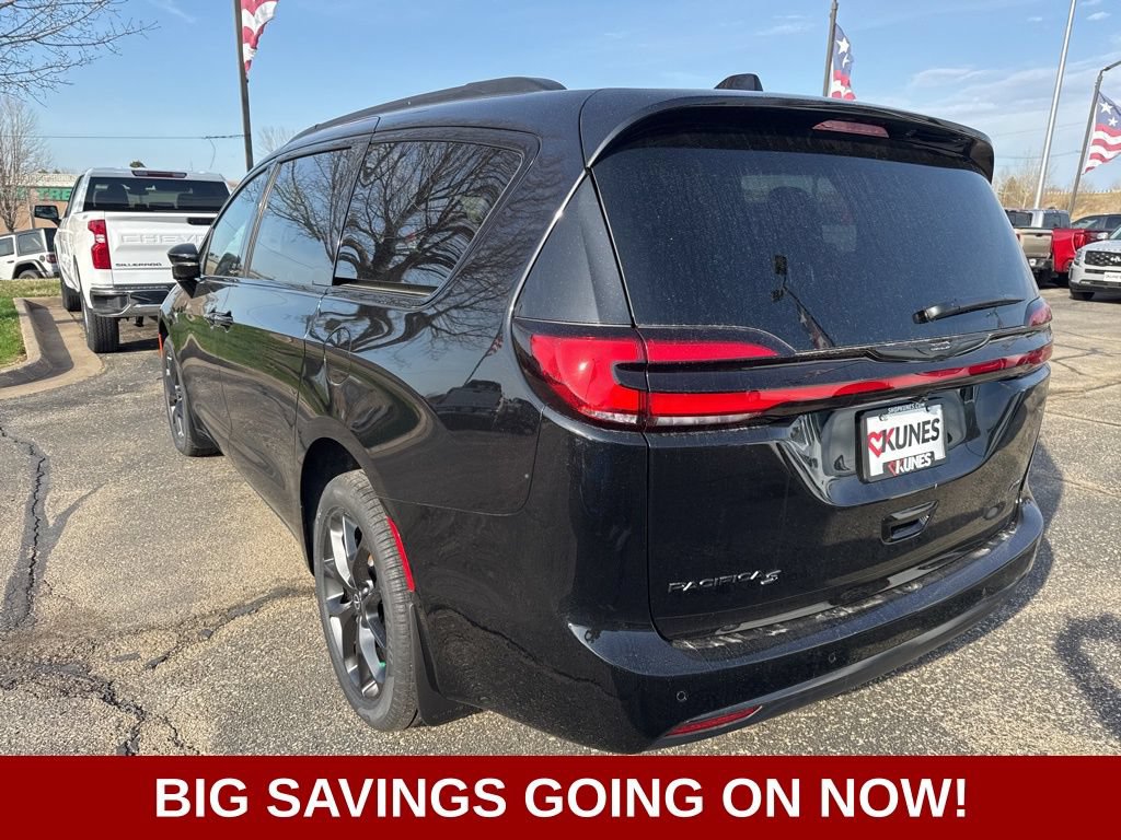 New 2026 Chrysler Pacifica Select w/ S Appearance Package AWD/4WD image 6