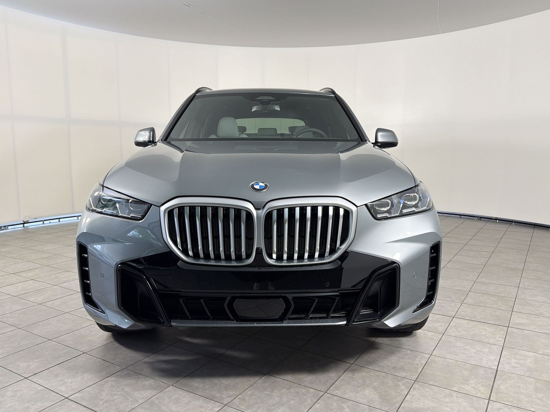 New 2026 BMW X5 xDrive40i w/ M Sport Package AWD/4WD image 6