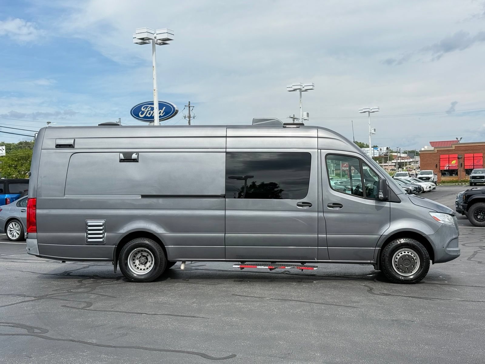 Used 2021 Mercedes-Benz Sprinter 4500 image 3