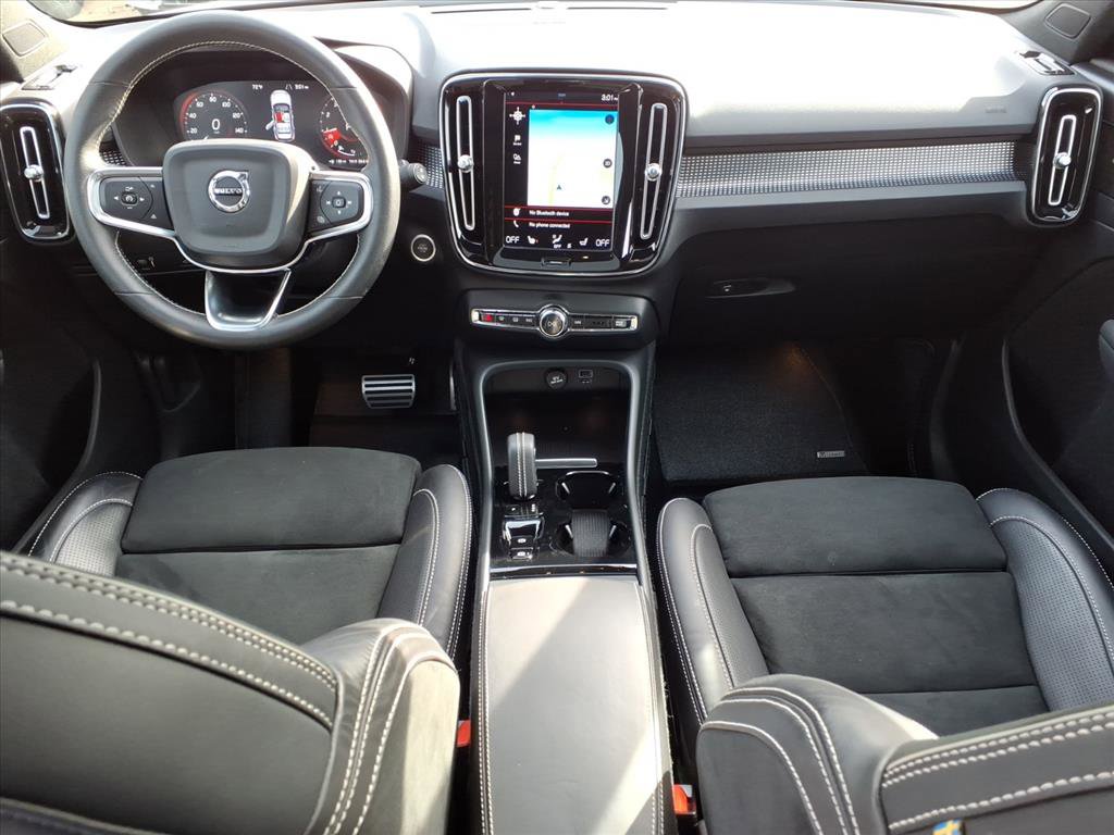 Used 2021 Volvo XC40 T5 R-Design w/ Climate Package image 12