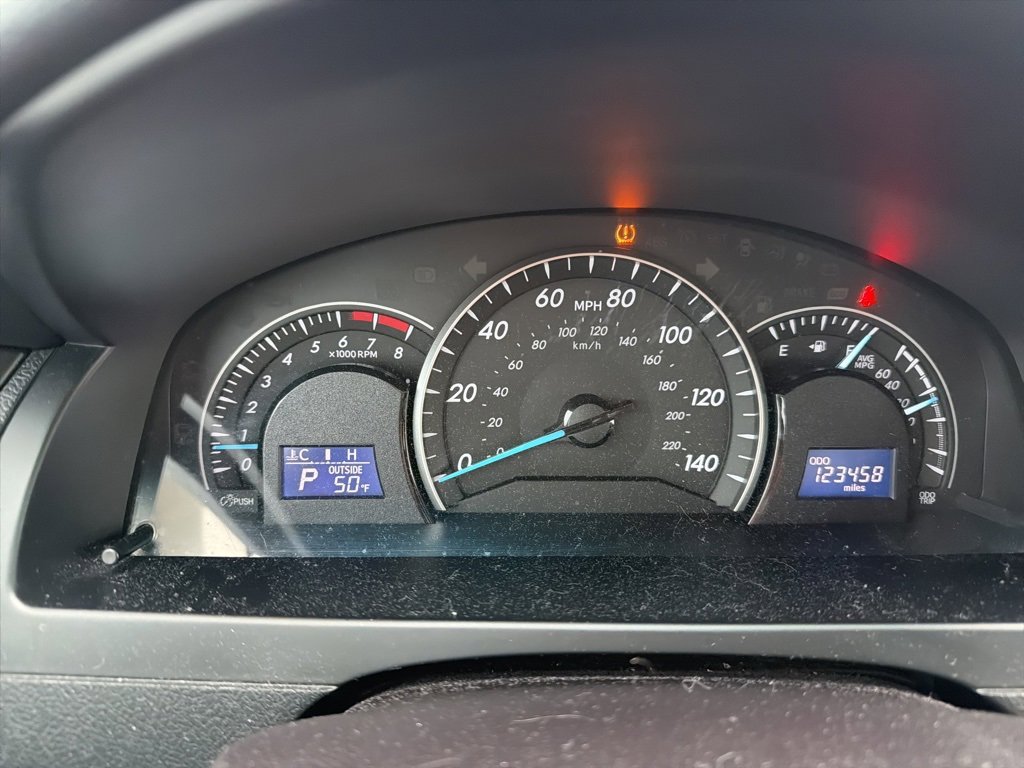 Used 2015 Toyota Camry XLE image 9