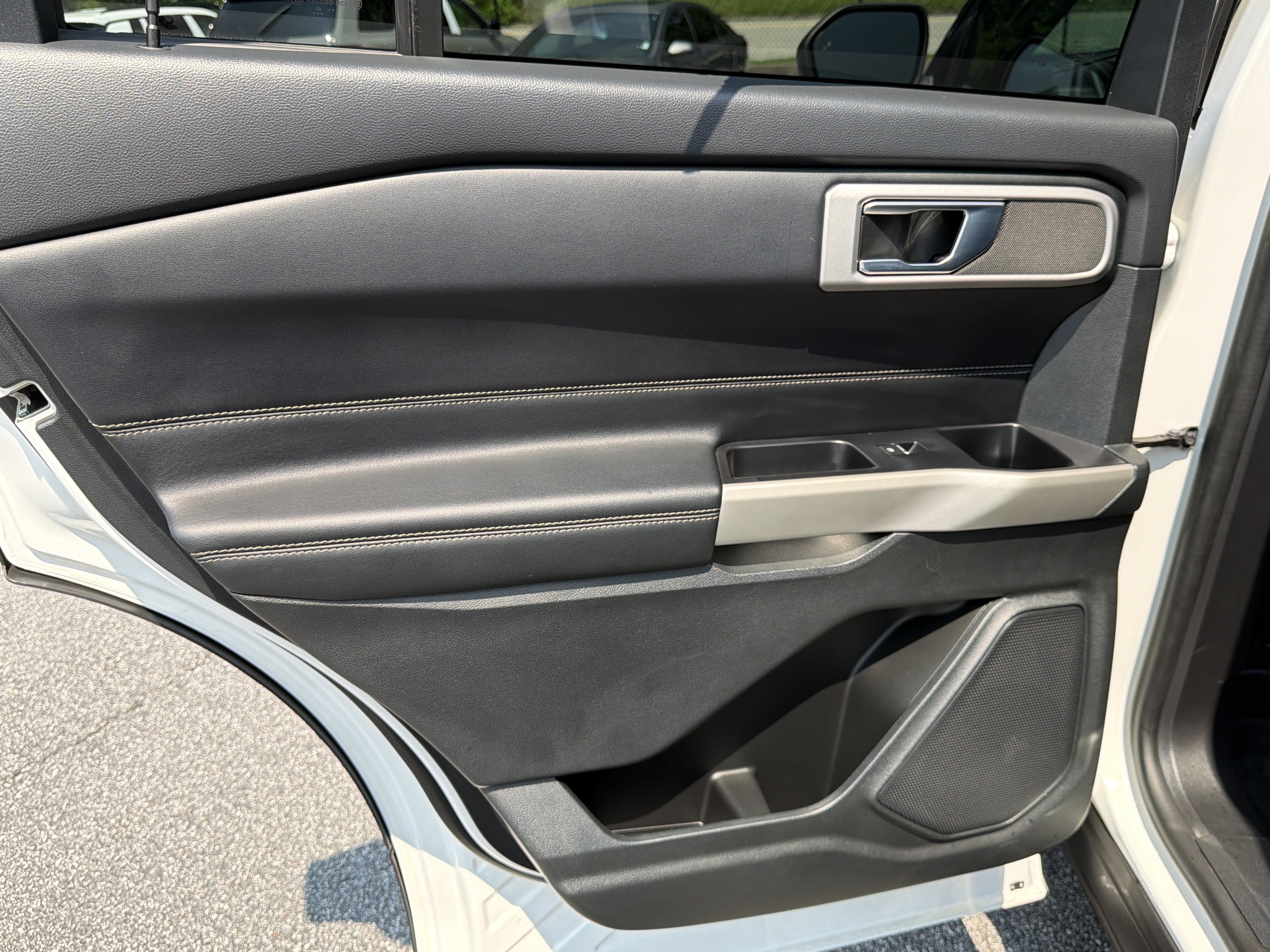 Used 2022 Ford Explorer XLT RWD image 27