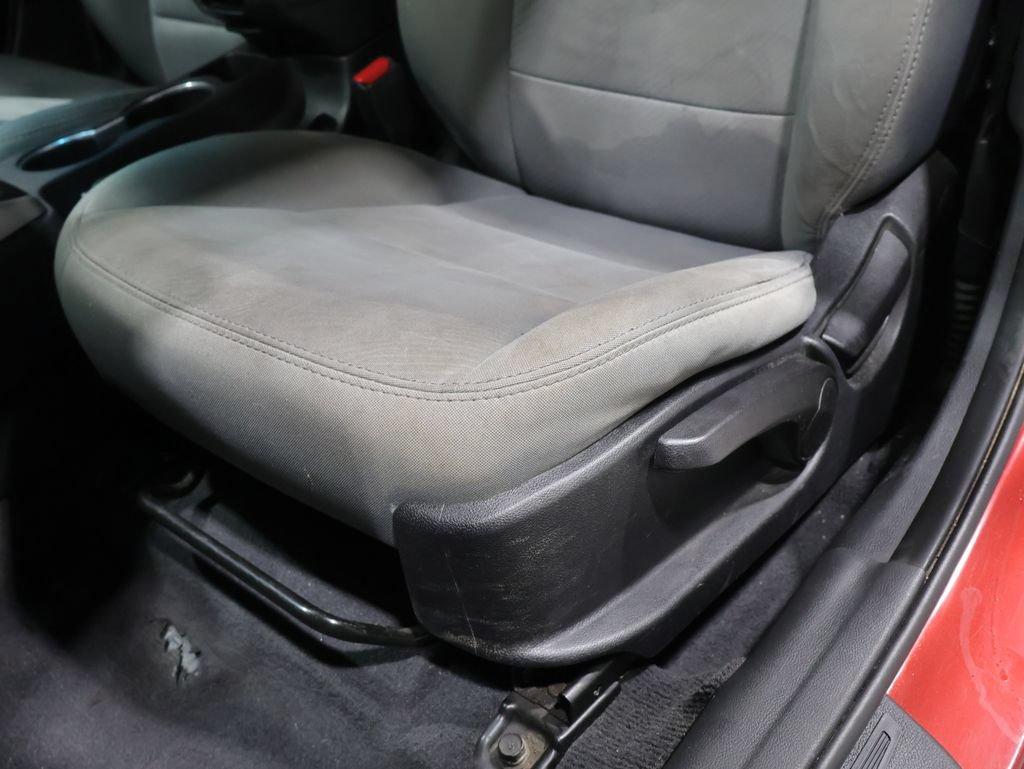 Used 2013 Hyundai Elantra GLS w/ Preferred Pkg FWD image 9