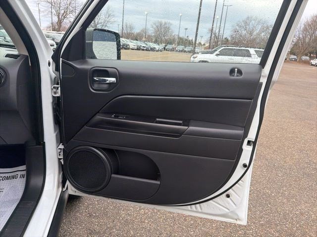 Used 2015 Jeep Patriot High Altitude image 18