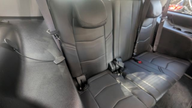 Used 2015 Cadillac Escalade Luxury image 21