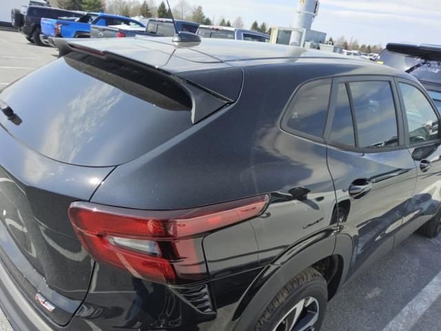 Used 2024 Chevrolet Trax RS w/ Driver Confidence Package image 5