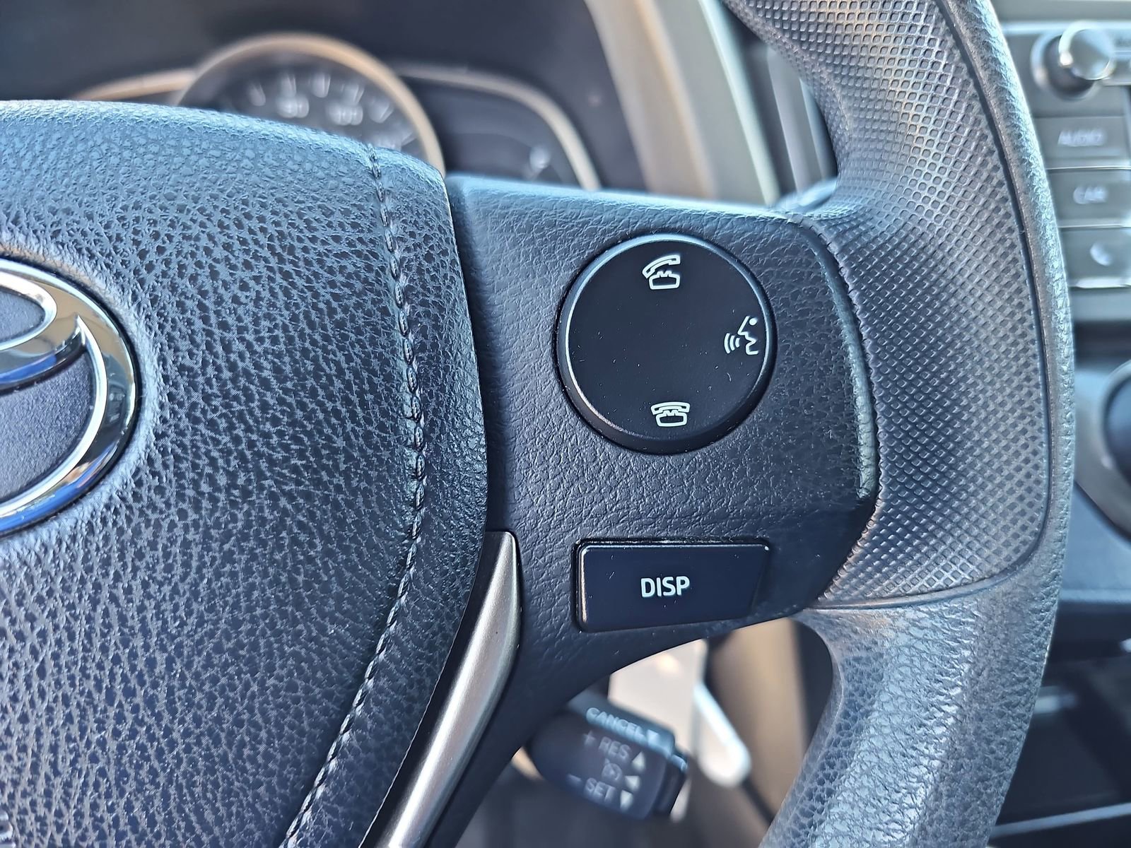 Used 2015 Toyota RAV4 LE image 17