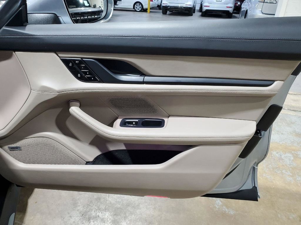 Used 2020 Porsche Taycan Turbo image 18