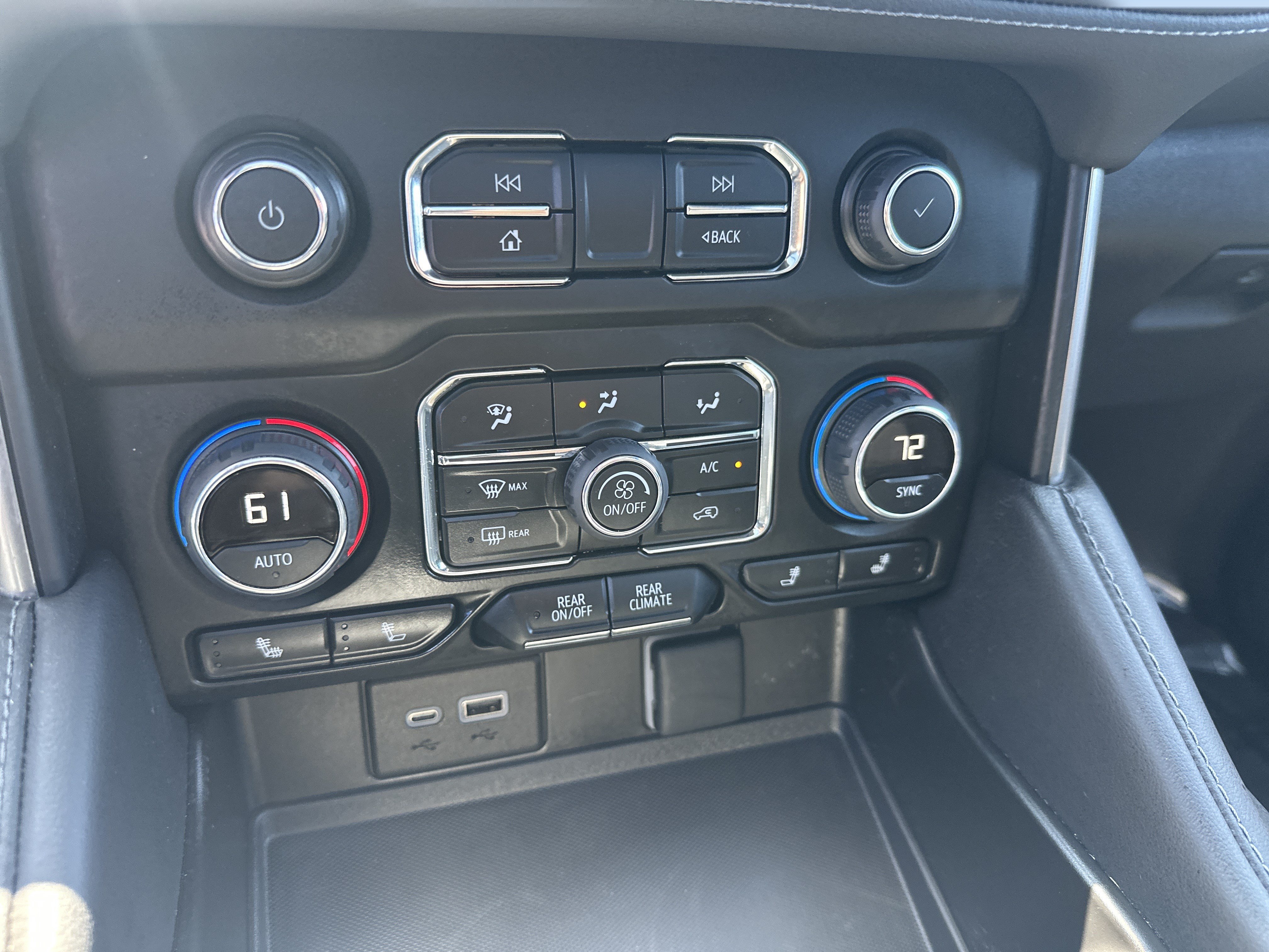 Certified 2024 Chevrolet Tahoe Z71 w/ Luxury Package AWD/4WD image 20