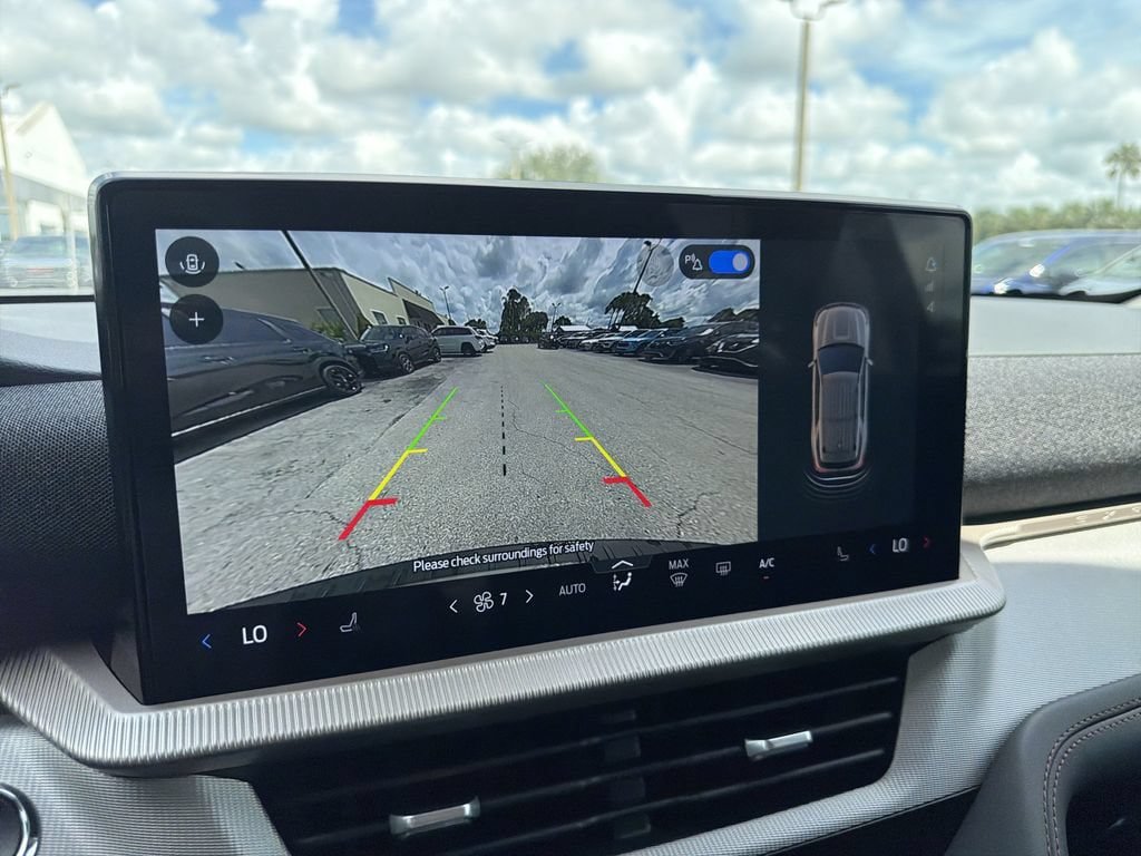 Used 2025 Ford Explorer Active RWD image 27