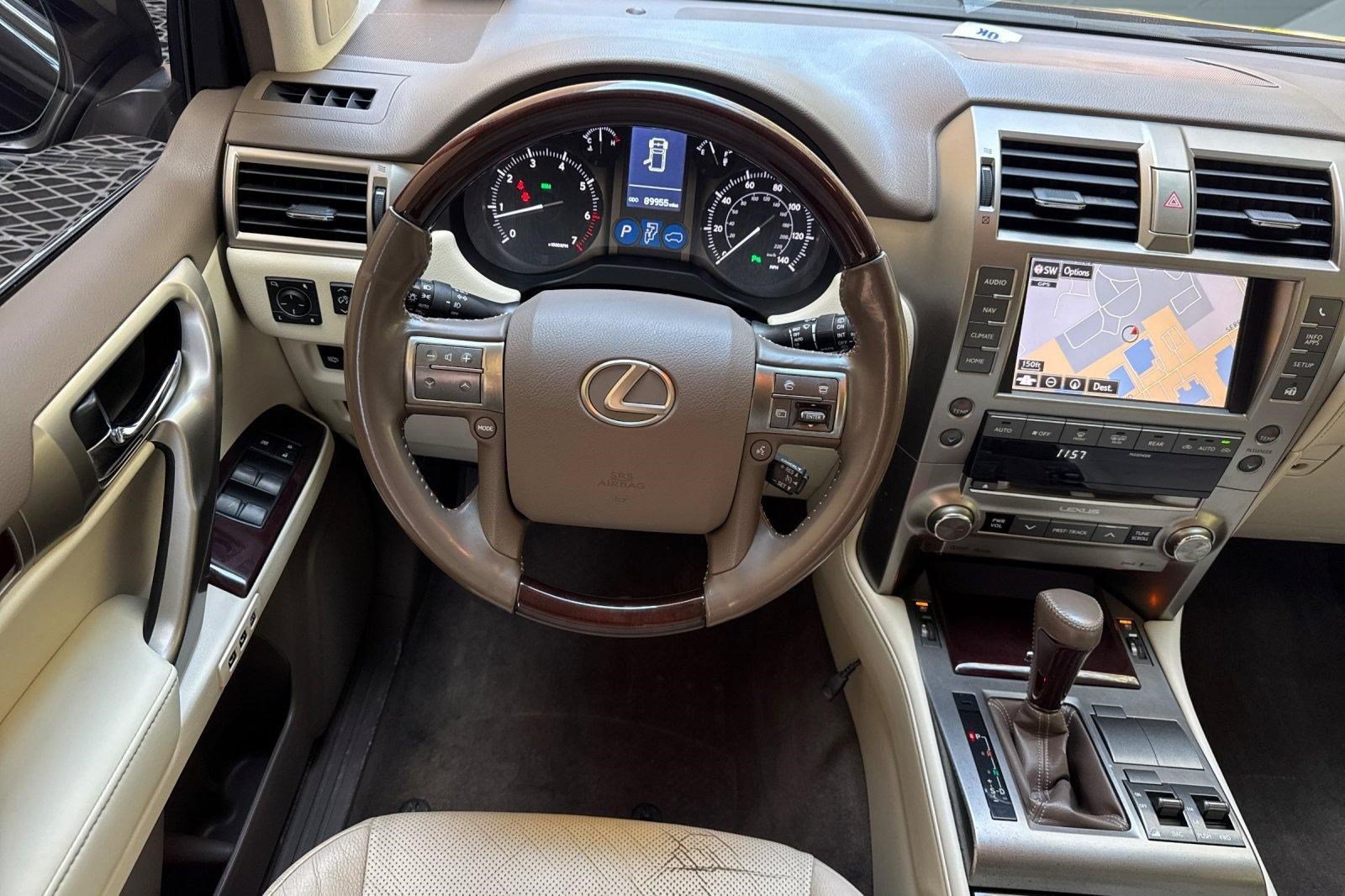 Used 2019 Lexus GX 460 Premium w/ Premium Package AWD/4WD image 31