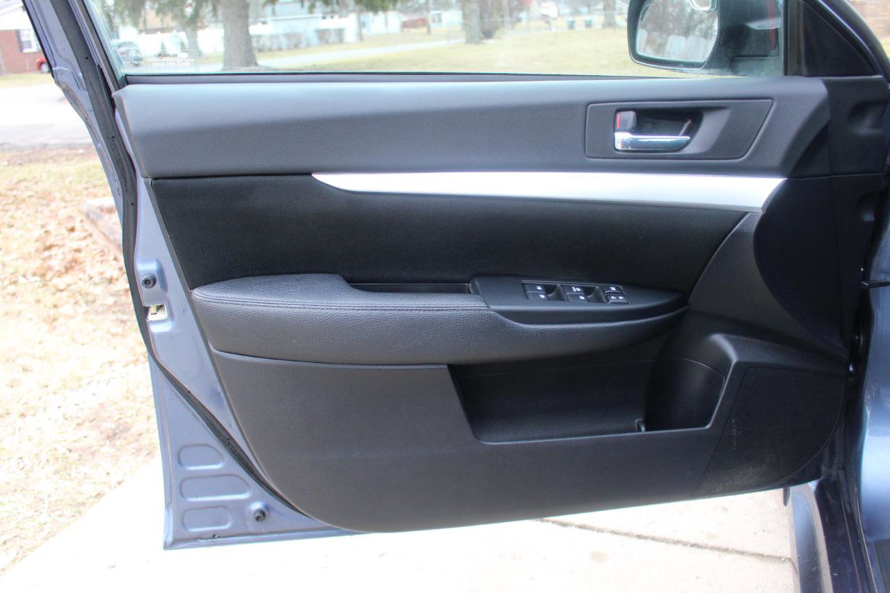 Used 2013 Subaru Legacy 2.5i Premium image 12
