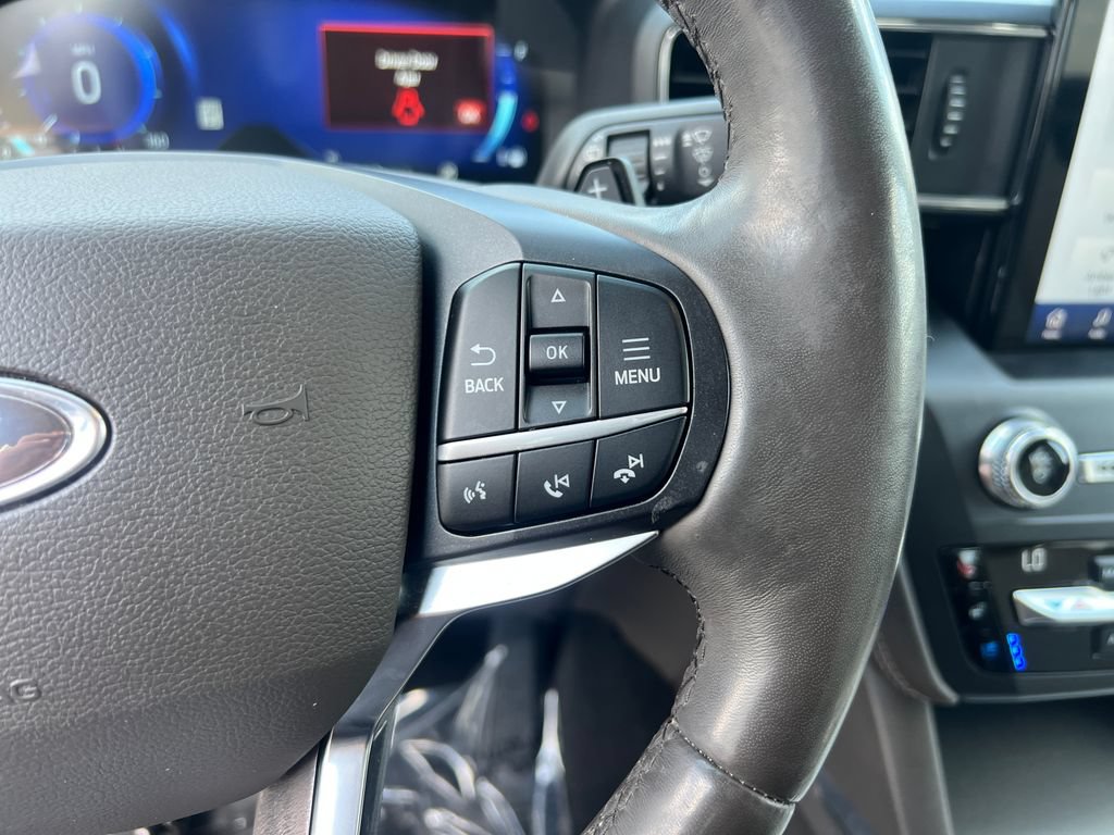 Used 2020 Ford Explorer Platinum w/ Premium Technology Package AWD/4WD image 15