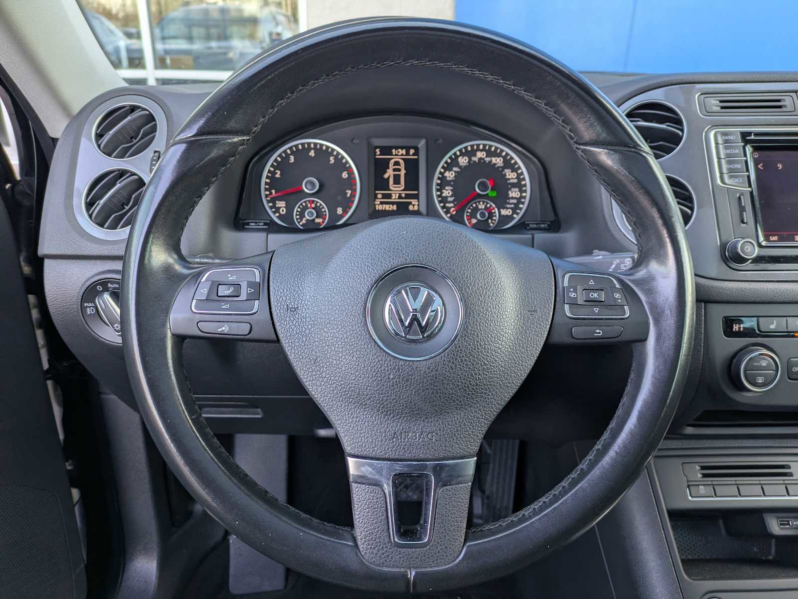 Used 2016 Volkswagen Tiguan SEL image 23