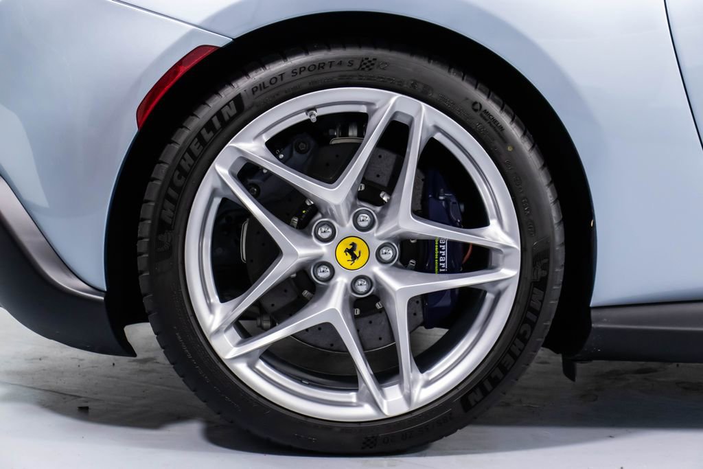 Certified 2025 Ferrari Roma Spider RWD image 61