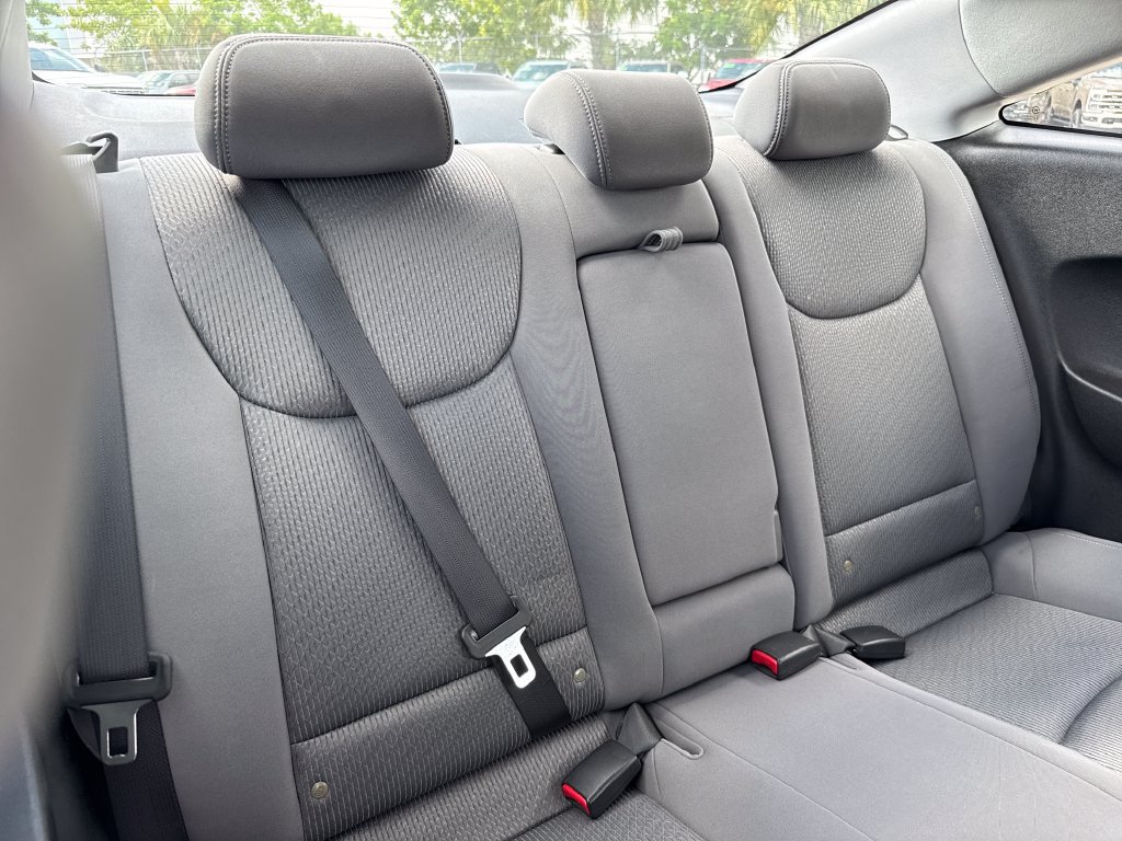 Used 2013 Hyundai Elantra FWD image 24