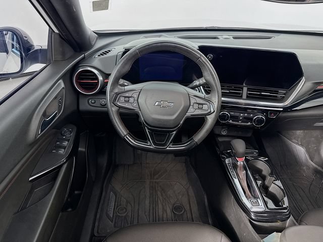 Used 2024 Chevrolet Trax RS w/ Sunroof Package FWD image 23