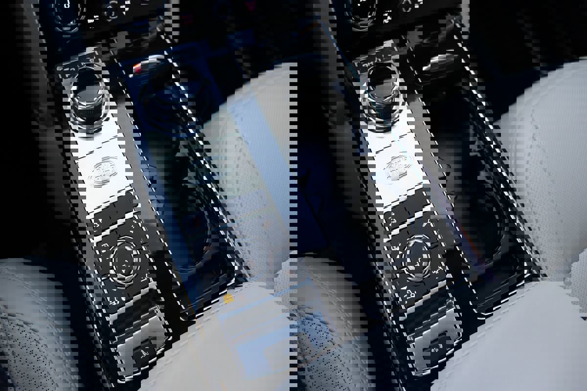 Used 2021 Land Rover Range Rover P525 Westminster Edition LWB image 34