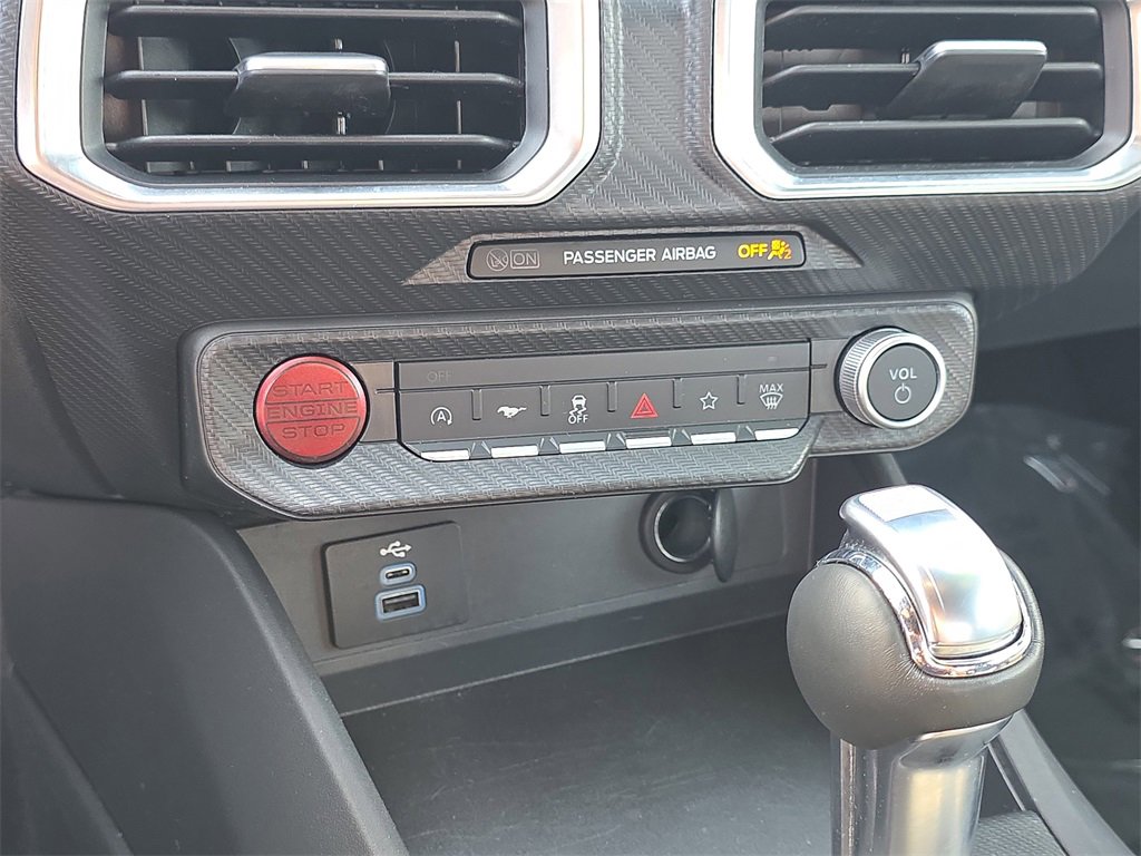 Used 2025 Ford Mustang Premium image 17