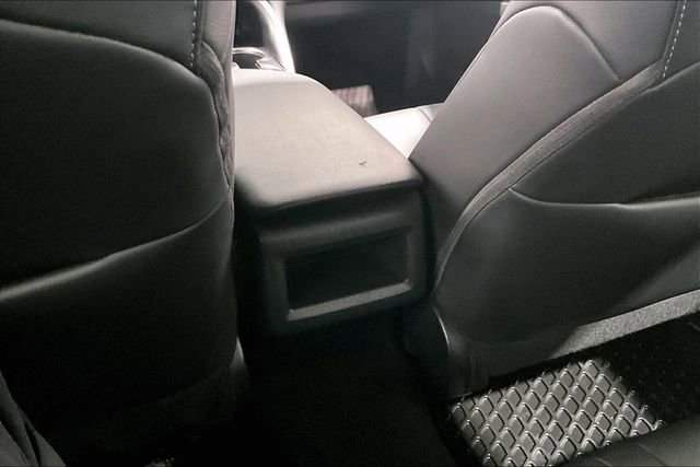 Used 2024 Toyota Camry SE image 10