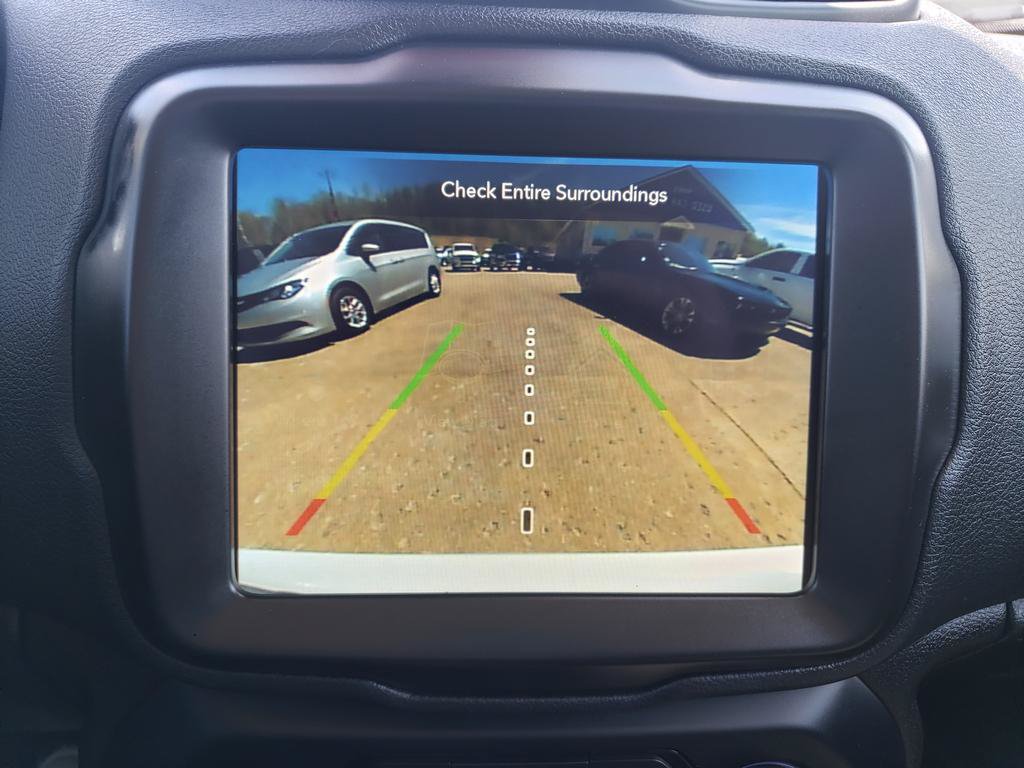 Certified 2023 Jeep Renegade Latitude AWD/4WD image 19