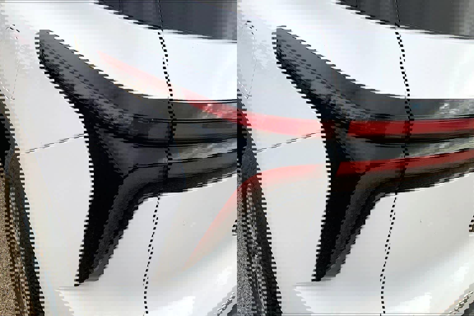 Used 2025 Chevrolet Traverse LT image 30