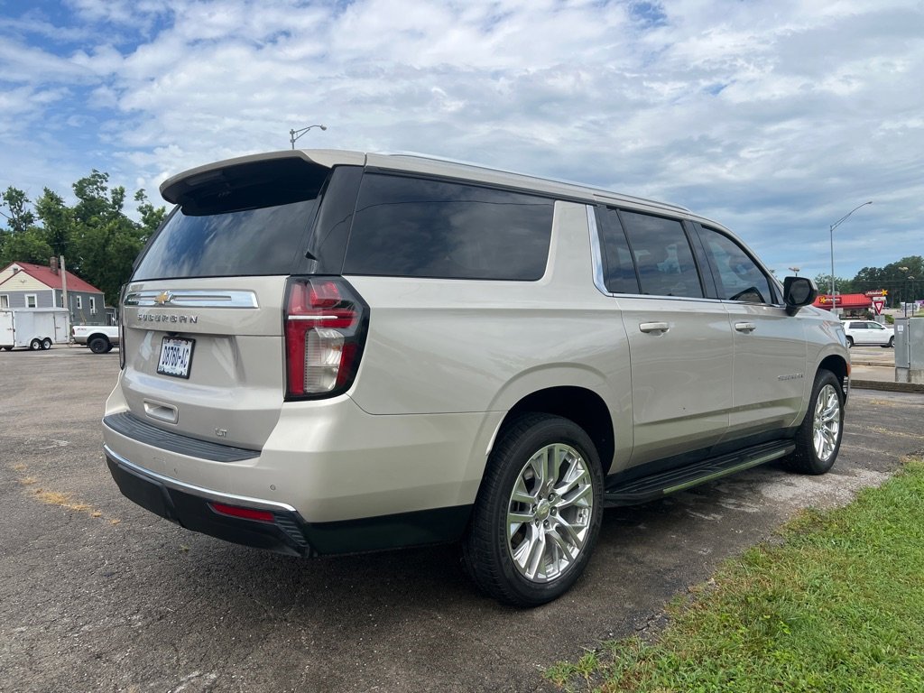 Used 2021 Chevrolet Suburban LT image 7