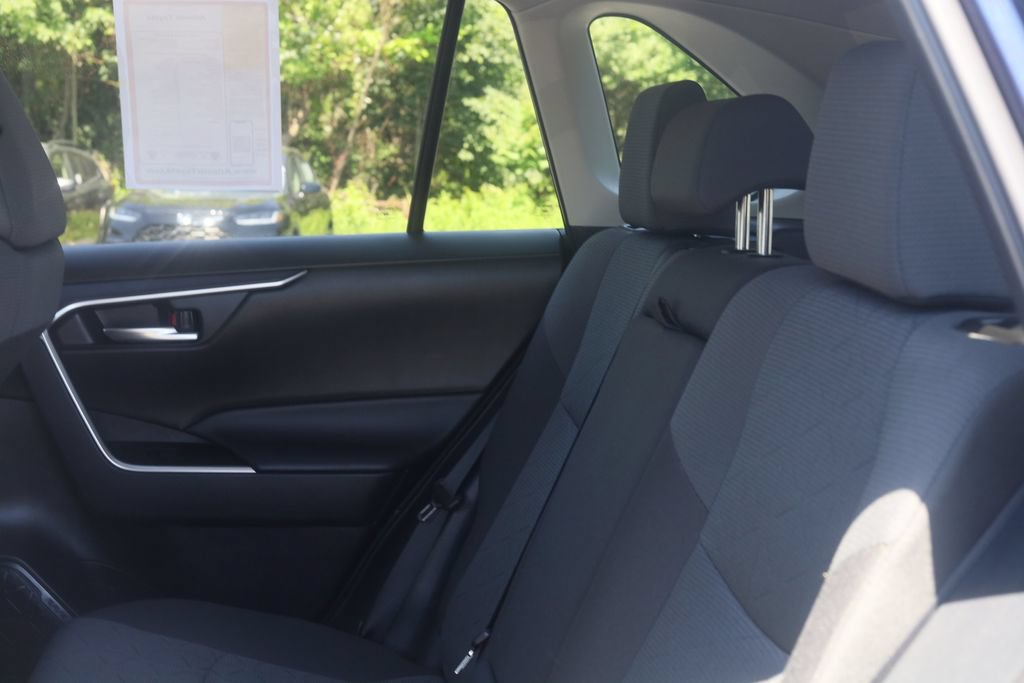 Used 2025 Toyota RAV4 XLE AWD/4WD image 20