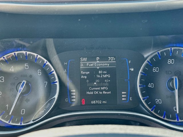 Used 2019 Chrysler Pacifica Touring-L FWD image 15