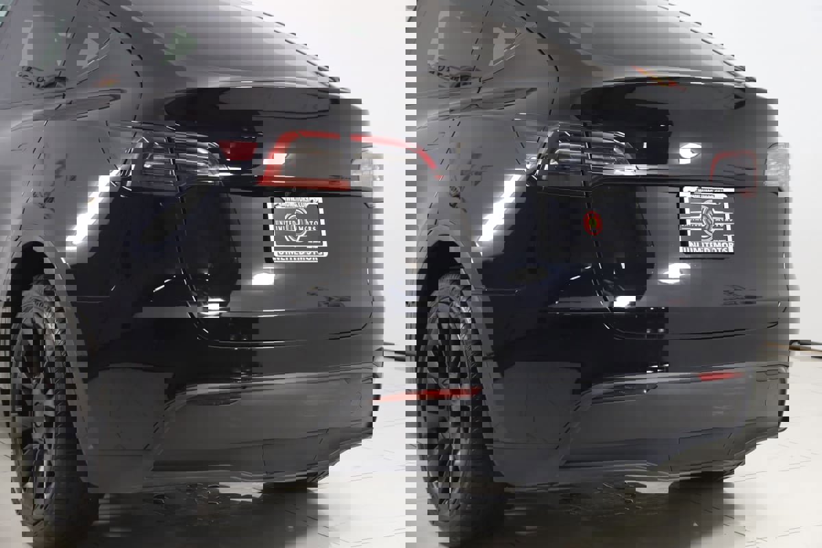 Used 2023 Tesla Model Y Long Range image 23