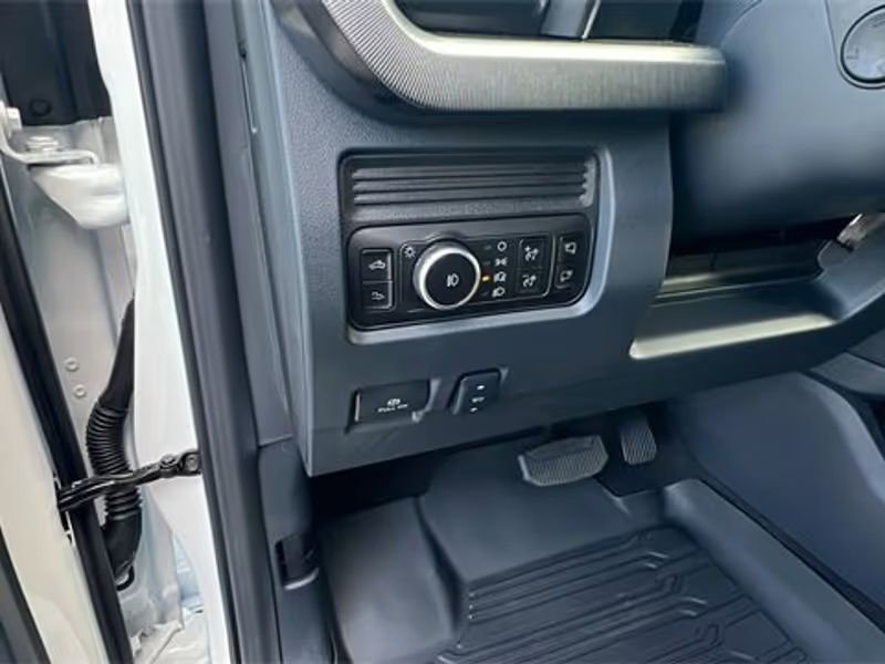 New 2025 Ford F250 Platinum image 17